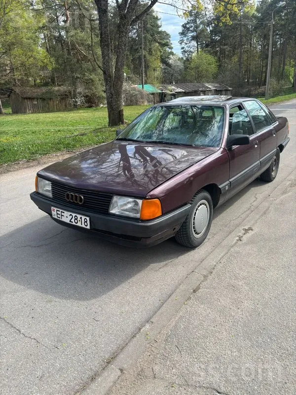 Audi 100