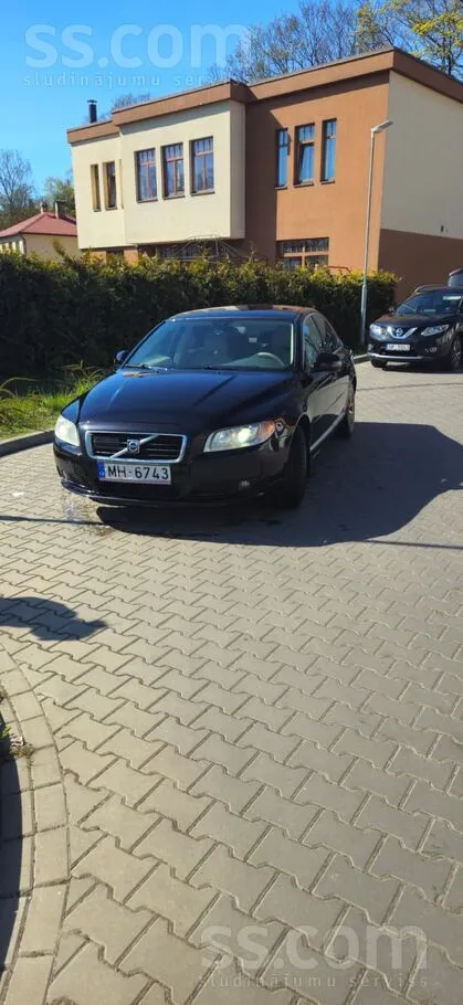 Volvo S80