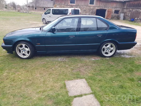 BMW 525