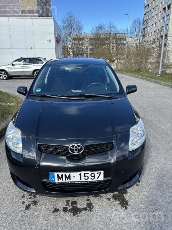 Pārdodu uzticamu un ekonomisku Toyota Auris, 2008. g. Auto ir labā tehniskā