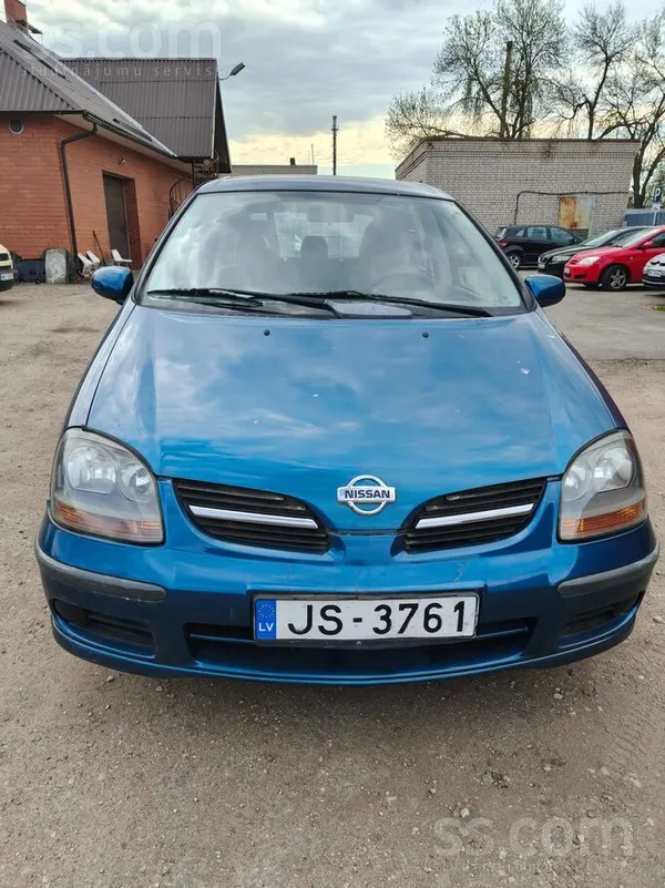 Nissan Almera Tino