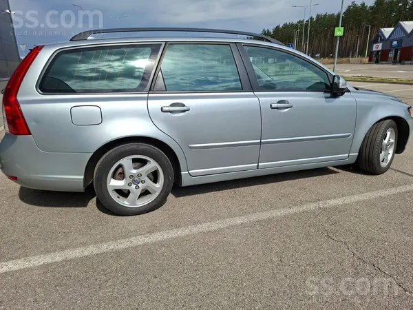 Volvo V50
