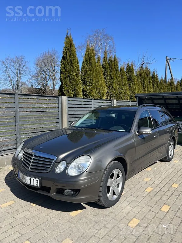 Facelift Mercedes-Benz E220 Cdi
2.2 dīzelis, automāts
Melns ādas salons,