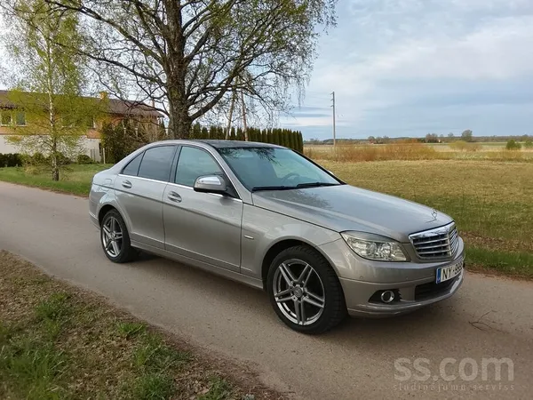 Mercedes Pārdodu mersedesu laba stavokli, tikko izieta apsk