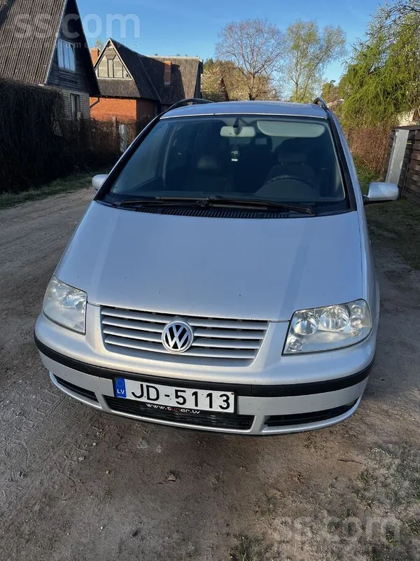 Pārdodu VW Sharan
 Gads: 2002.
 Dzinējs: 1.9 dīzelis (85 kW). 
 Salons: T