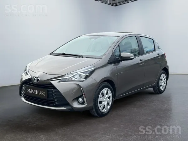 Toyota Yaris 1.5 benzīns ar sešpakāpju manuālo pārnesumkārbu. Jauns auto ieg