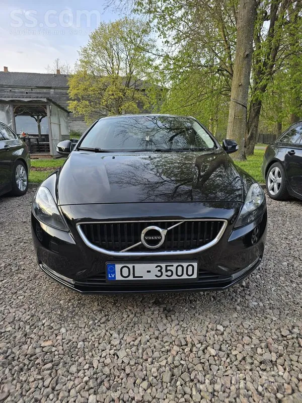 Volvo Pārdodu Volvo V40 ar ekonomisku 2.0 dīzeļa dzinēju