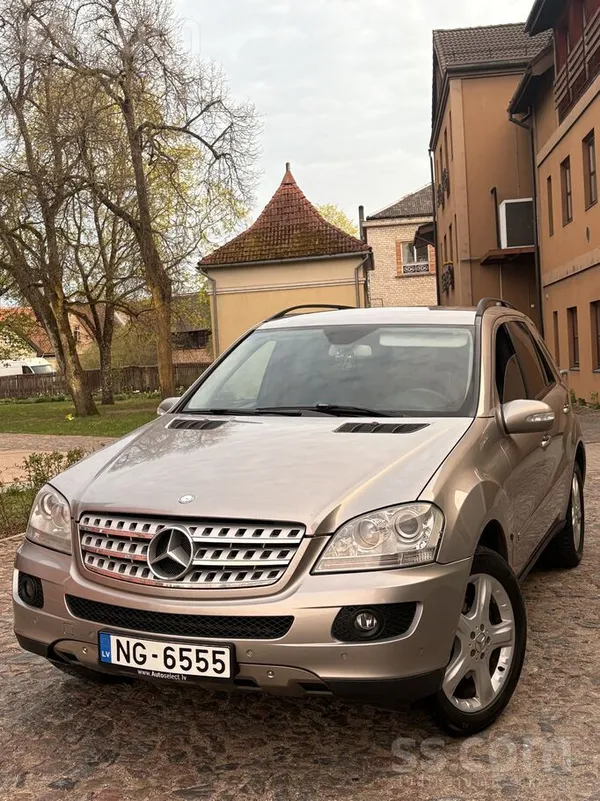 Viens no labākiem tirgū. 
Teicami uzturēts - nesarūsējis Mercedes Ml280 4Ma