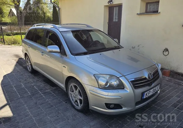 Toyota Pārdodu šo Toyota Avensis. 
