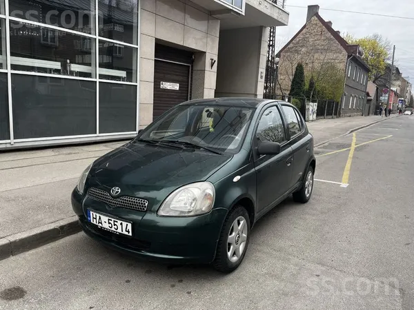 Toyota Yaris 1.3 автомат. 

Оригинальный пробег. Автомобиль в хорошем техн