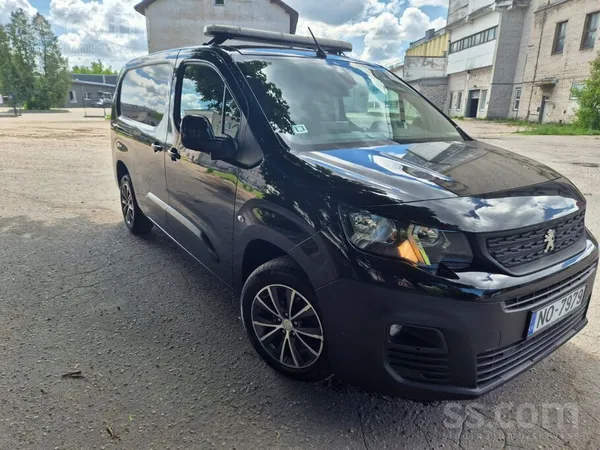 Praktisks auto, tehniski uzpasēts, nomainita ķēde, siksnas, eļļa, turbīna, v