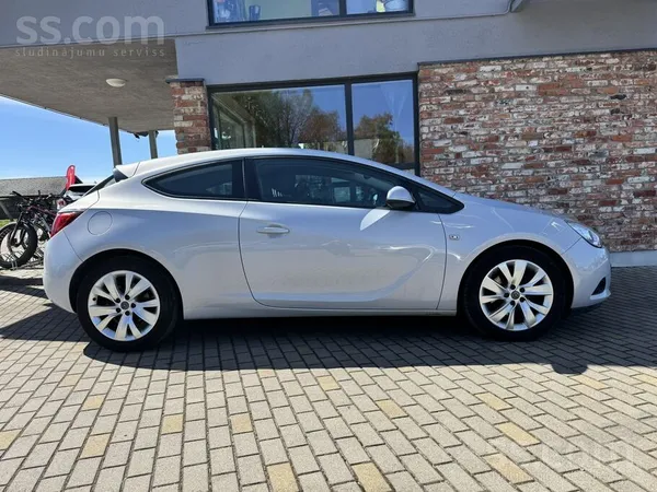 Opel Astra Gtc , Tikko no Beļģijas, 
-klimata kontrole
-parkošanās sensori