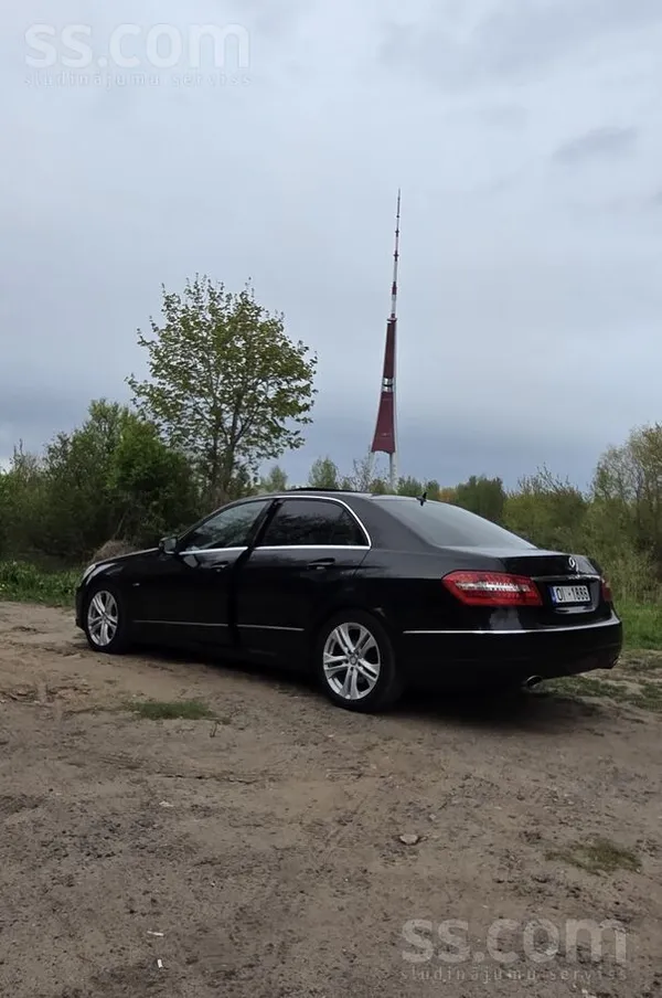 Mercedes Tehniski labā stāvoklī. Nomainīti bremžu diski, kl