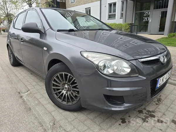 Hyundai Pārdod. Labā stāvoklī. Vidējais patēriņš 5-6 l/100