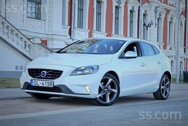Volvo V40