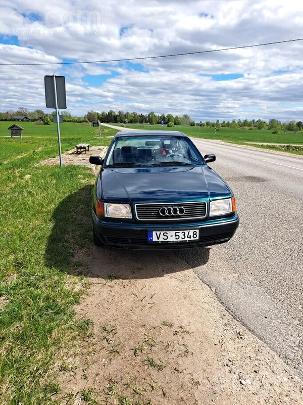 Audi 100