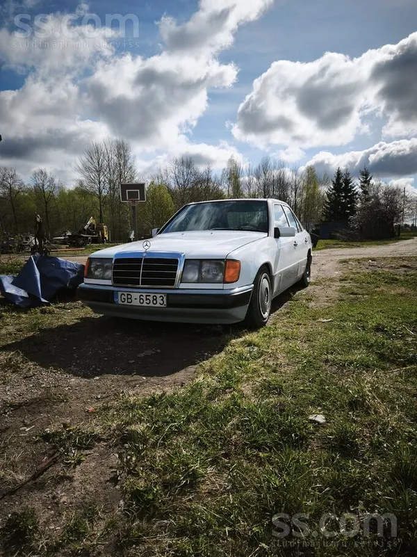 Mercedes E200