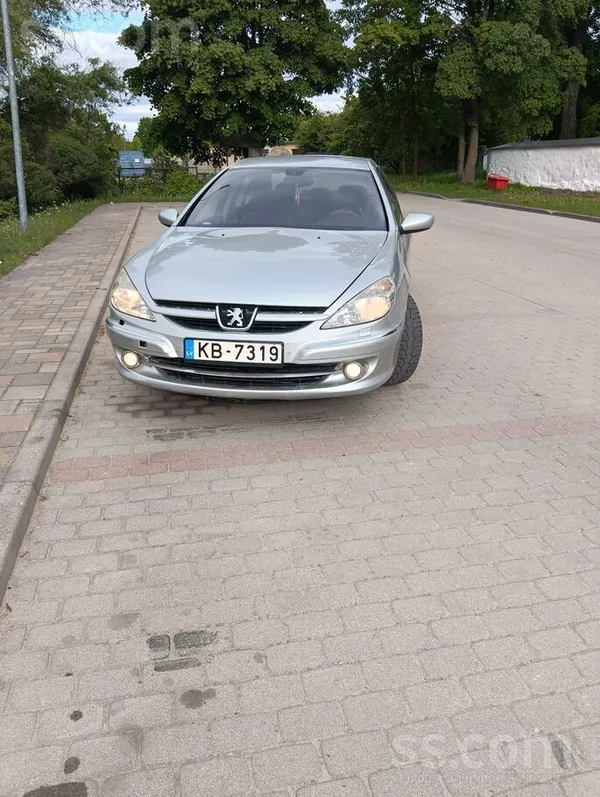 Peugeot 607