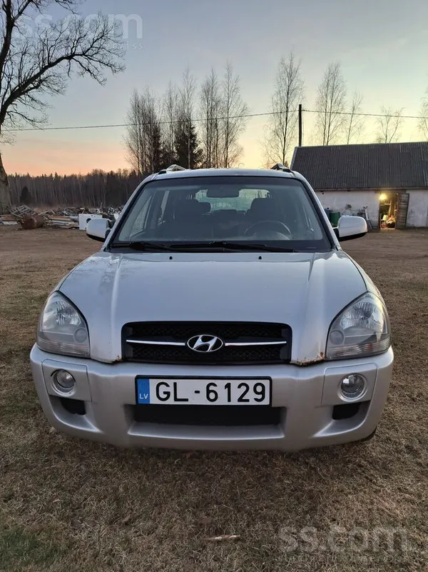 Pārdod Hyundai Tucson 4×4 auto ir logu apsilde kas ziemā ļoti palīdz ātrāk i