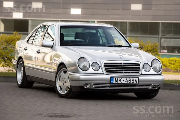 Mercedes E300