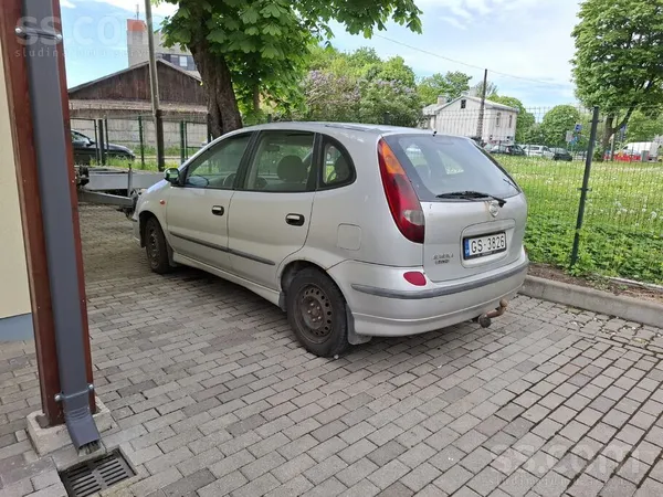 Nissan Almera Tino