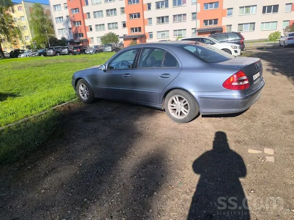 Mercedes E320