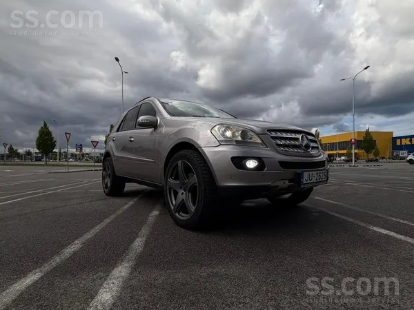 Mercedes Pārdod Mercedes-Benz ML 