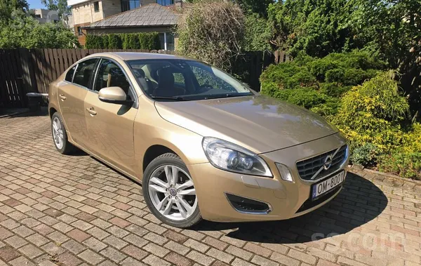 Volvo S60 - 1
