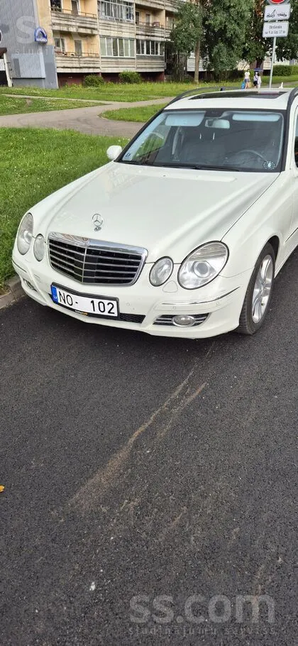 Mercedes E320