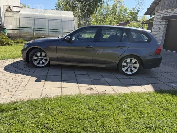 BMW 320