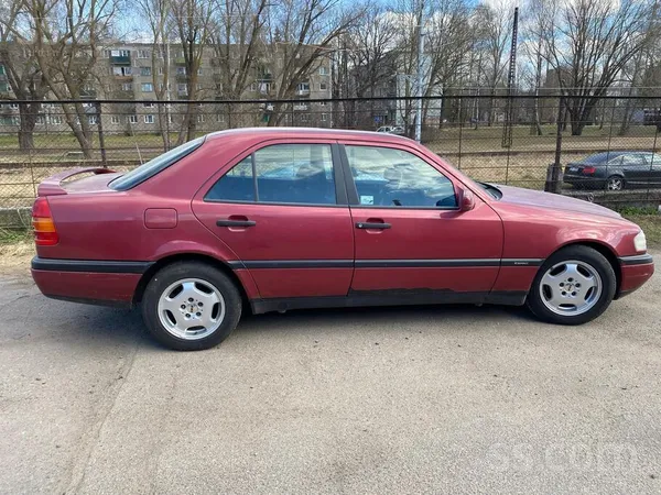 Mercedes C180