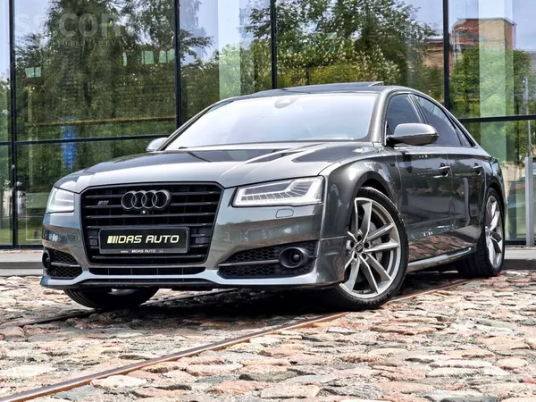 Audi S8