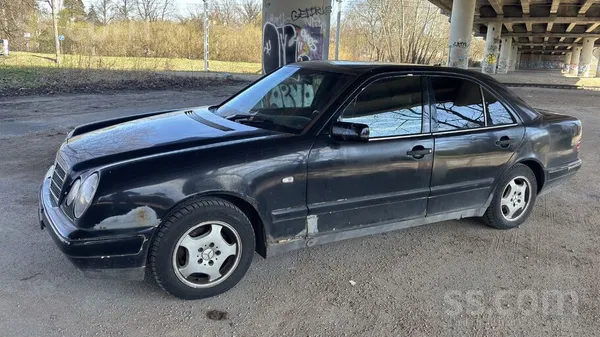 Mercedes E220
