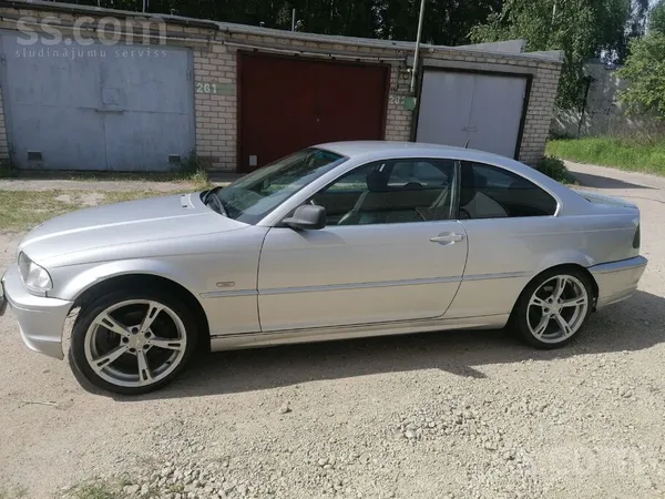 BMW 323
