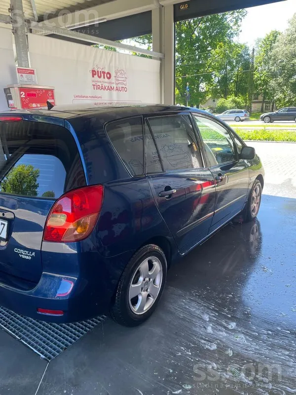 Toyota Pārdodu Toyota Corolla Verso 2002 2.0 dīzelis D-4D