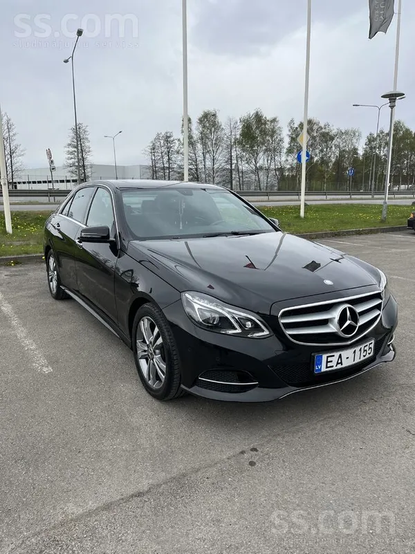 Mercedes E220 - 1