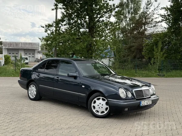 Mercedes MB E300d 3.0d Automats. Tikai 156 km original km, 