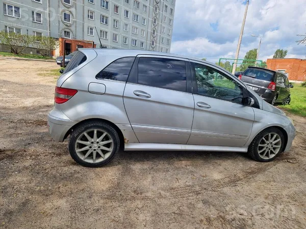 Mercedes B200