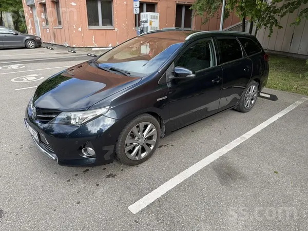 Toyota Auris - 1