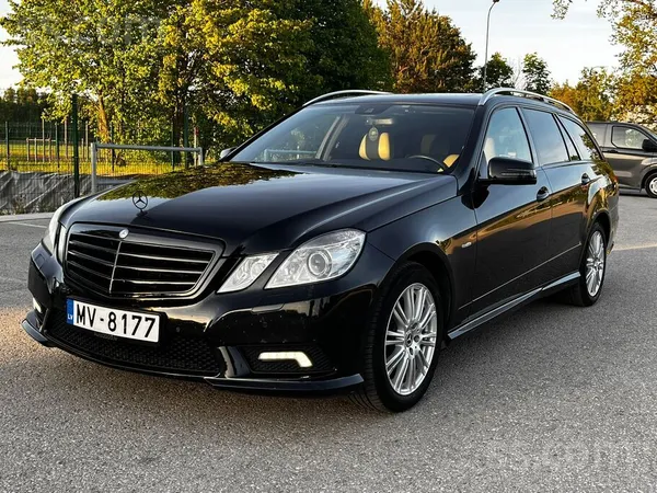 Mercedes Pārdodu Mercedes Benz E300 universāli ar Amg pakot