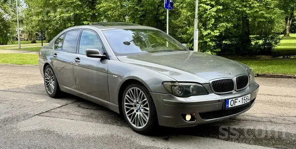 BMW 745