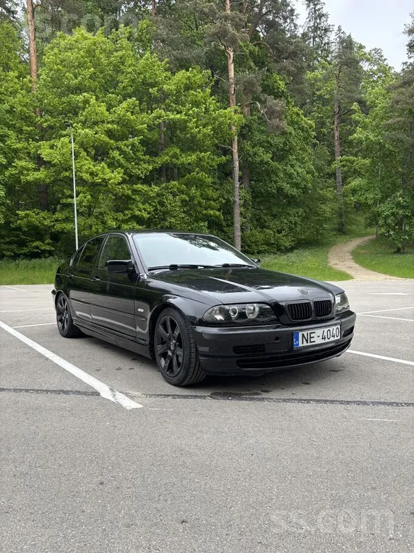 Pārdodu BMW 320i E46 sedanu, ir ielikts 1.6 bendzina motors ar jaunu gāzes i