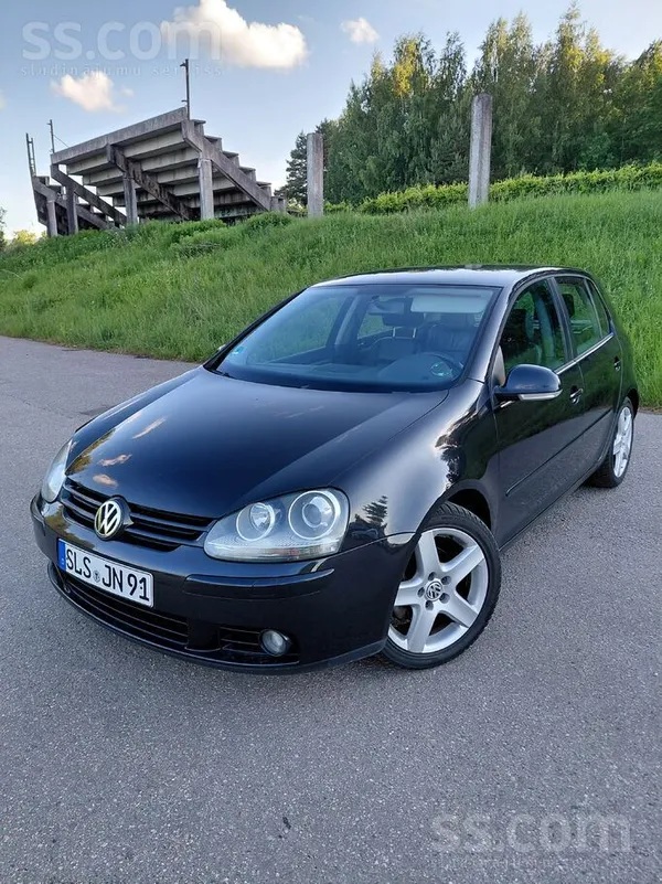 Volkswagen Golf 5 - 1
