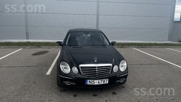 Mercedes Продаю Mercedes-Benz E320 , машина в достойном сос