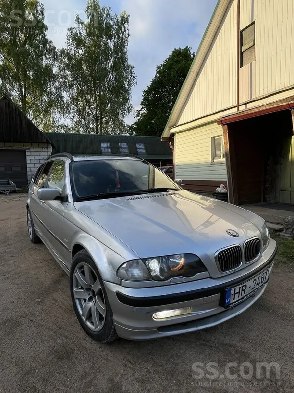 BMW 330
