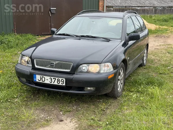 Volvo V40