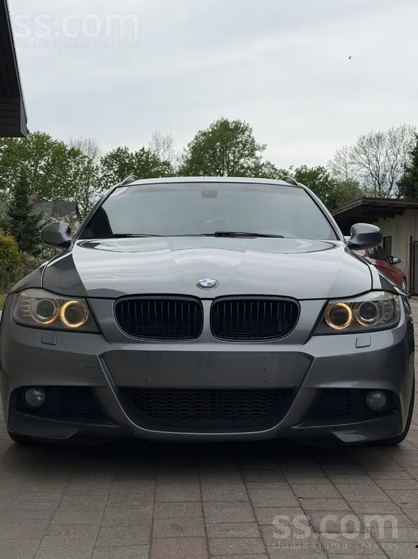 BMW 320
