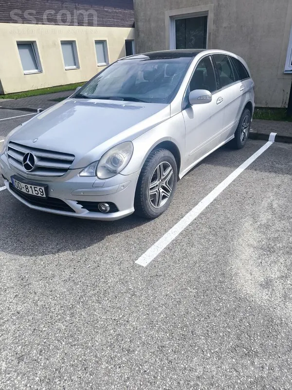 Mercedes Pirkta Igaunijā, rūsas nav(neliela rusa uz arkām),