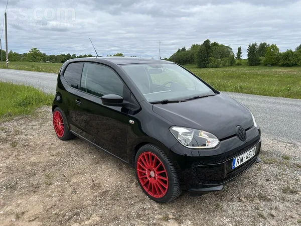 Volkswagen Auto vienmēr uzturēts labā stāvoklī. Lielas durvis