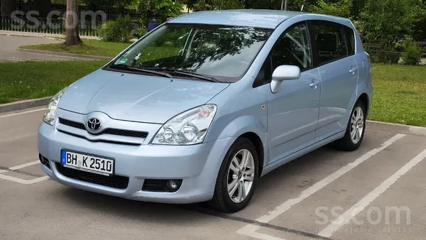 Toyota Corolla Verso - 1